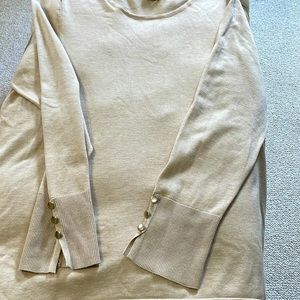 Beautiful sweater size 3 Chicos